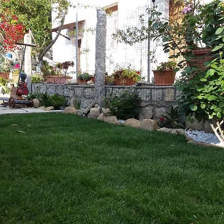 Dell'aia Apartment *